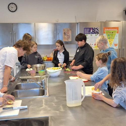 besuch an der ms haiming küche