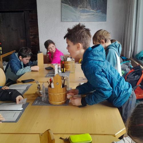 05 Feldringalm Tischmitte