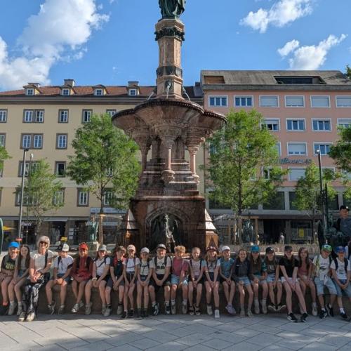 gruppenfoto brunnen
