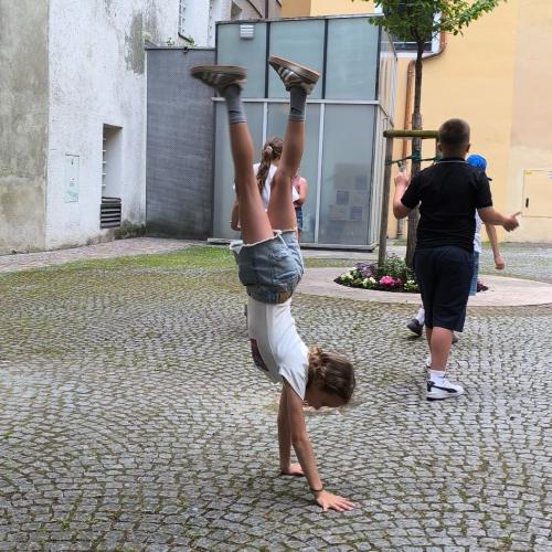 handstand hinterm stadtturm