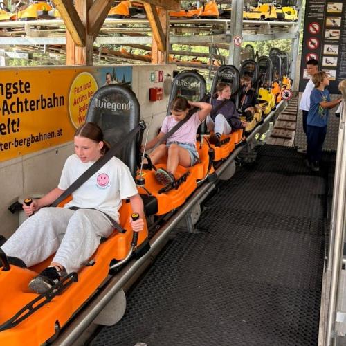 kinder im coaster