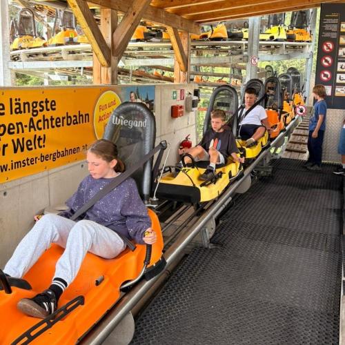 kinder im coaster