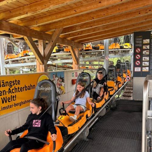 kinder im coaster