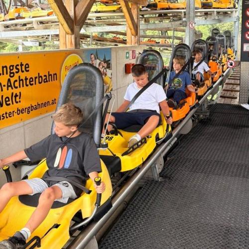 kinder im coaster