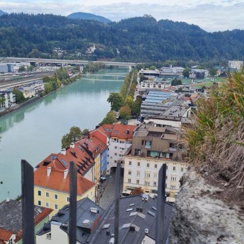 Blick von der Festung auf den Inn