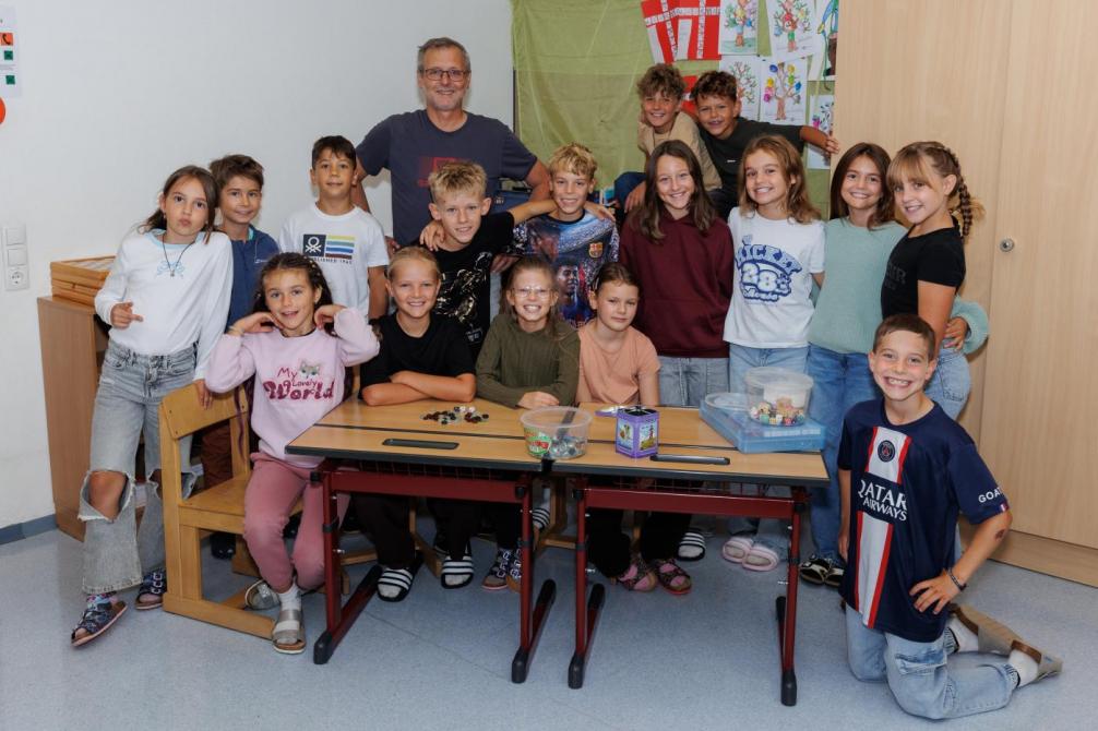 Klassenfoto der 4b-Klasse 26/27