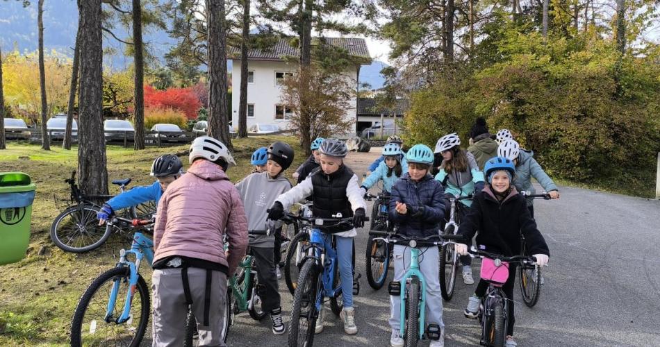 Radfahrgruppe am Start